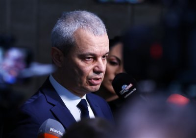 Костадинов официално подаде сигнал за държавна измяна срещу Борисов в прокуратурата