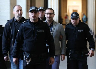 Прокуратурата съгласна двамата общинари от Варна, задържани с Коцев, да са под домашен арест