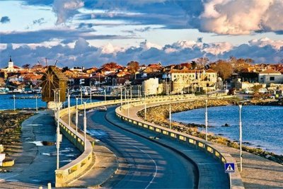 Учениците в Несебър минават на онлайн обучение