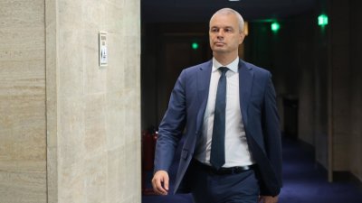 Костя: Глупост е да ограничаваме президента, лустрация ли правим?