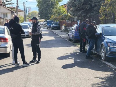 Заловиха двама за кражба на накити и автомобил