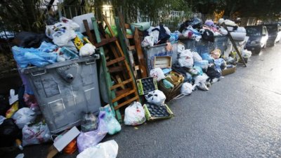 Кметовете на "Люлин" и "Красно село": Боклук се трупа край болници и детски градини 