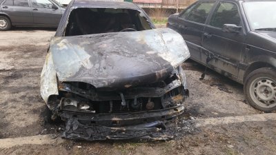 Автомобили изгоряха в Перник