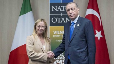 Ердоган посъветва Мелони да откаже цигарите