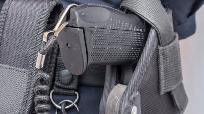 Германия одобри използването на електрошокови пистолети от полицията