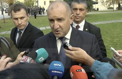 Президентът: Борисов сдаде властта 