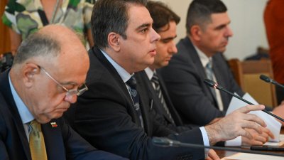 Асен Василев: Политическата криза ще стане финансова, ако кабинетът не внесе бюджета 