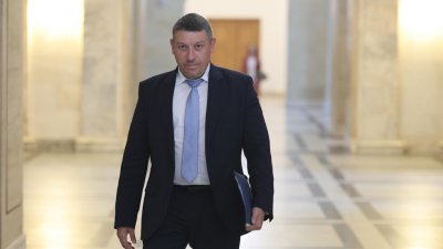 Пак заради липса на кворум: Деньо Денев не беше изслушан за пети път от парламентарната комисия