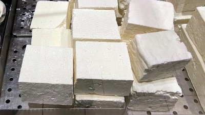 КЗК: Надценките на храните стигнаха до 90%