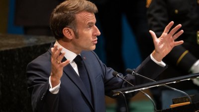Макрон: Оставам, аз съм гарант за стабилността в държавата 