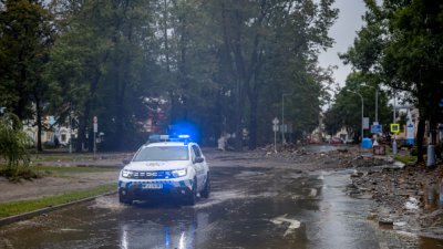 Eксплозия разтърси жилищна сграда в Букурещ, има жертви и ранени 