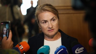 "Величие": Пеевски нагнетява напрежение, за да може Борисов да се яви като спасител на нацията