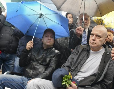 СКАНДАЛЪТ СЕ ЗАПЛИТА: Слави опитал да наложи цензура на Иво Сиромахов