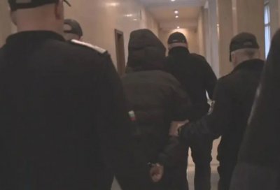 СМЕШНО ИЛИ ТЪЖНО? Спряха делото среу 15-годишния килър от мола, не му се разбира какво говори