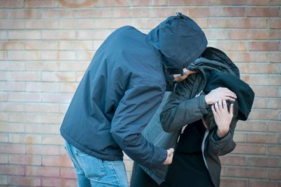 14-годишни момчета се сбиха пред закусвалня в Разлог