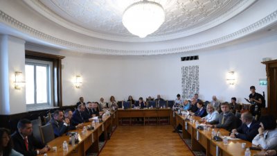 Правната комисия гласува проекта за управление на държавната собственост на МС