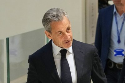 Саркози вече е в затвора