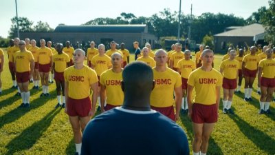 Пентагонът охули хитовото шоу на Netflix за гей морски пехотинци
