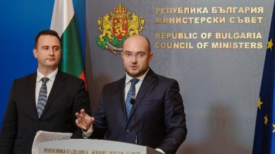 Енергийният министър: Без паника, горивата са гарантирани до края на годината 