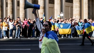 Германия съобщи за наплив от млади украински мъже