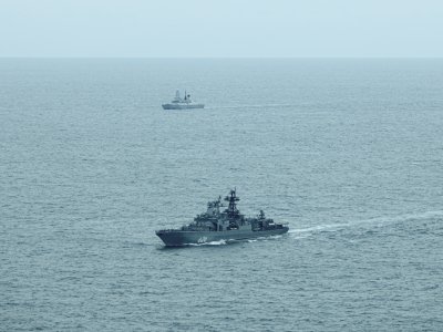 Мирише на война: Британският флот прехвана руски разрушител в Ламанша