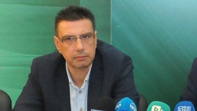 Тройният убиец от Люляково ръгал близките си с нож, след това стрелял 7 пъти 