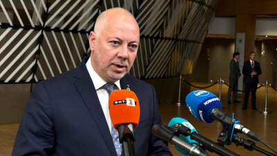 Желязков: България трябва да представи първия си бюджет в евро до утре
