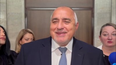 Бойко Борисов: Връщаме на Радев колите и шофьорите