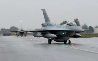Още два самолета F-16 кацнаха у нас