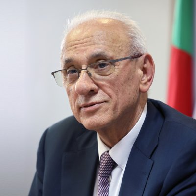 Министър Силви Кирилов поздрави българските медици на професионалния им празник
