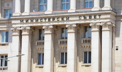 Кабинетът бави решението за минималната заплата
