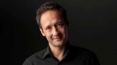 Дарин Ангелов събира на една сцена Цветана Манева, Явор Милушев, Вергов и Ана Пападопулу