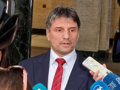 След фаталното спречкване в мол: Задържаното момче е с криминално минало, признало е за престъплението