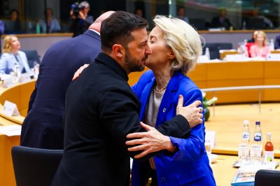 Зеленски доволен от ЕС: Нови санкции и използване на замразени активи срещу Русия