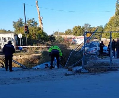 Пиян шофьор се метна с колата си в изкоп във Видин (СНИМКА)