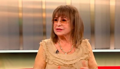 Мими Иванова празнува 55 години на сцената