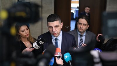 Мирчев: Управляващите се разбързаха в 12 без 5 да решават проблема с горивата