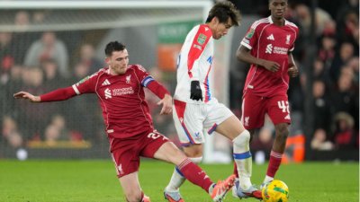 "Орлите" отново "накълваха" любимия си клиент Ливърпул, защитаващият трофея си Нюкасъл удари Тотнъм