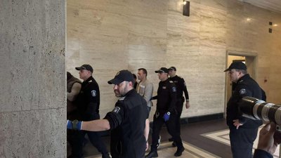 Д-р Станимир Хасъдржиев в съда: Арестът ми е скалъпен от Андрей Дамянов от НЗОК