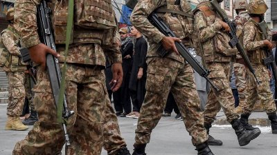 Пакистан заплаши да "унищожи" талибаните в Афганистан