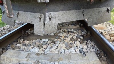 Влакове прегазиха двама в един час в двата края на България