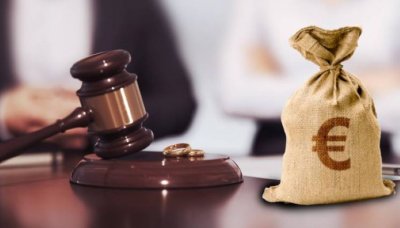 Жена съди съпруга си, записал я в телефона си "Дебеланка"