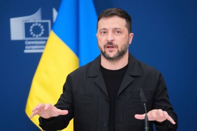 Зеленски: Украйна е готова за мирни преговори, но няма да отстъпи територия
