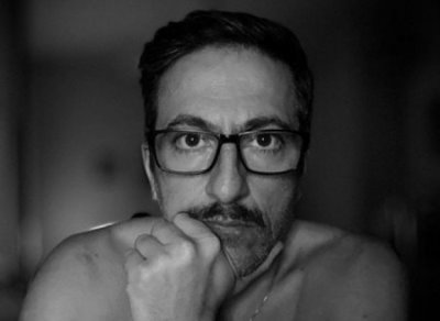 Първо в Lupa.bg: Актьорът гей изнасилвач Росен Белов колабира в ареста, викат "Бърза помощ"