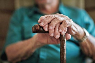 Невиждана ярост! Тийнейджър преби дядо в Белоградчик