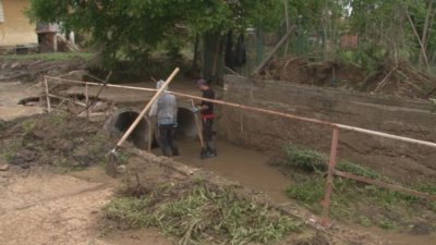 Затворници разчистват дерета във Варненско