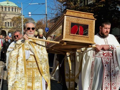Литийно шествие с мощите на Св. Крал Стефан Милутин в центъра на София