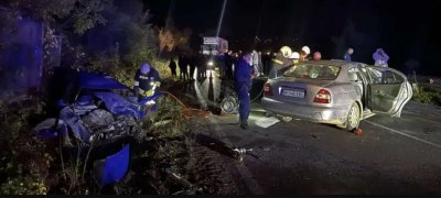 Челен сблъсък с трима ранени затвори пътя Враца-Криводол