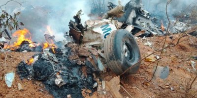 Малък самолет с 12 души на борда се разби в Кения