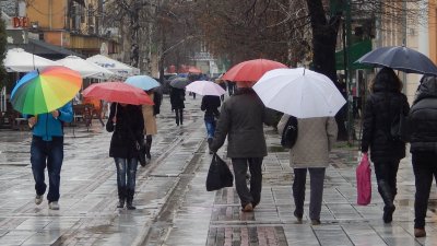 Не излизайте без чадър в понеделник!